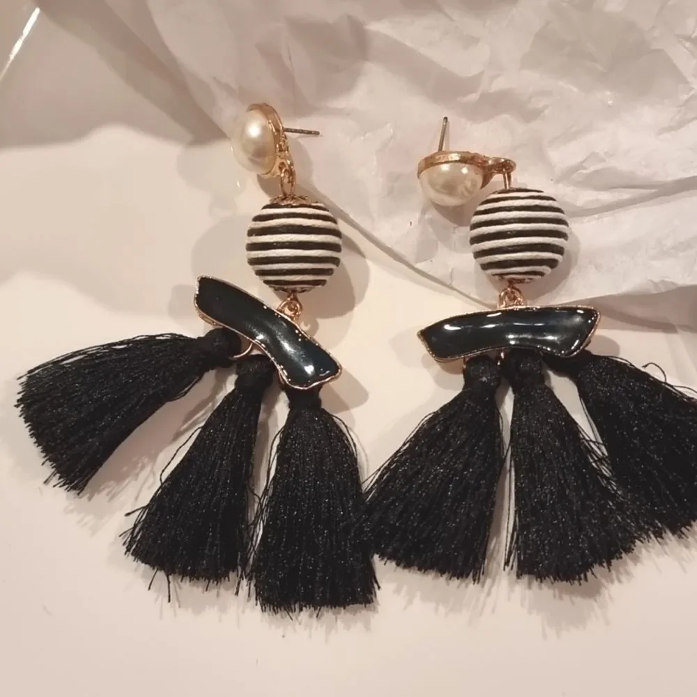 ZARA Black Fringe Earrings Mod Geo | NWOT
